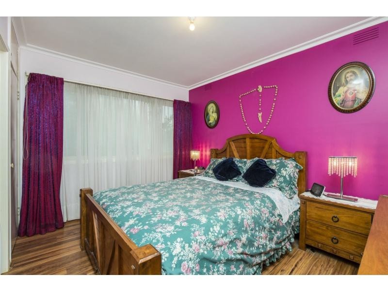 28 The Crossway South, Avondale Heights VIC 3034