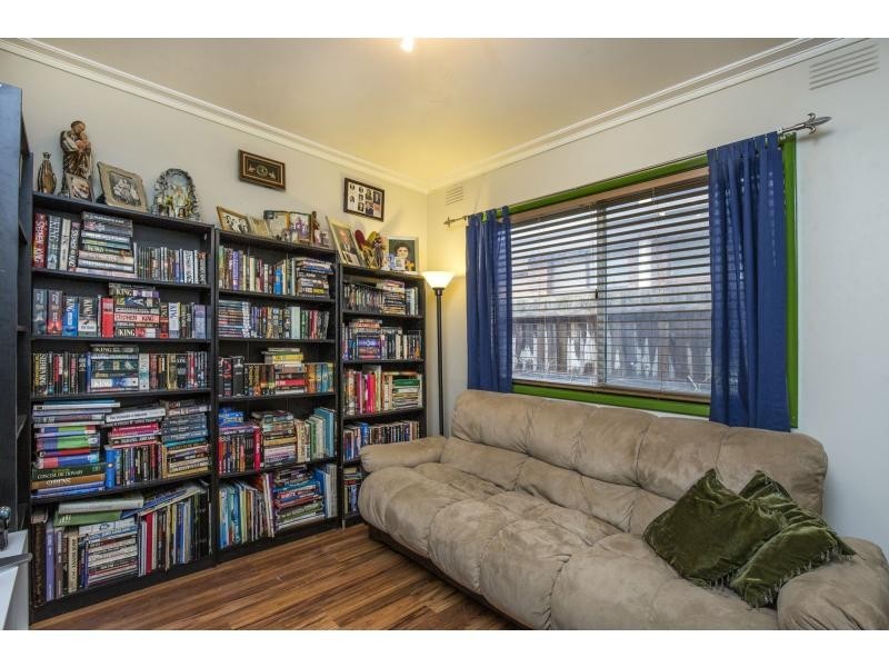 28 The Crossway South, Avondale Heights VIC 3034