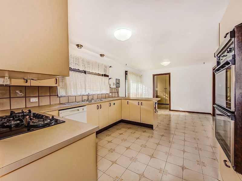 14 Christina Court, Avondale Heights VIC 3034