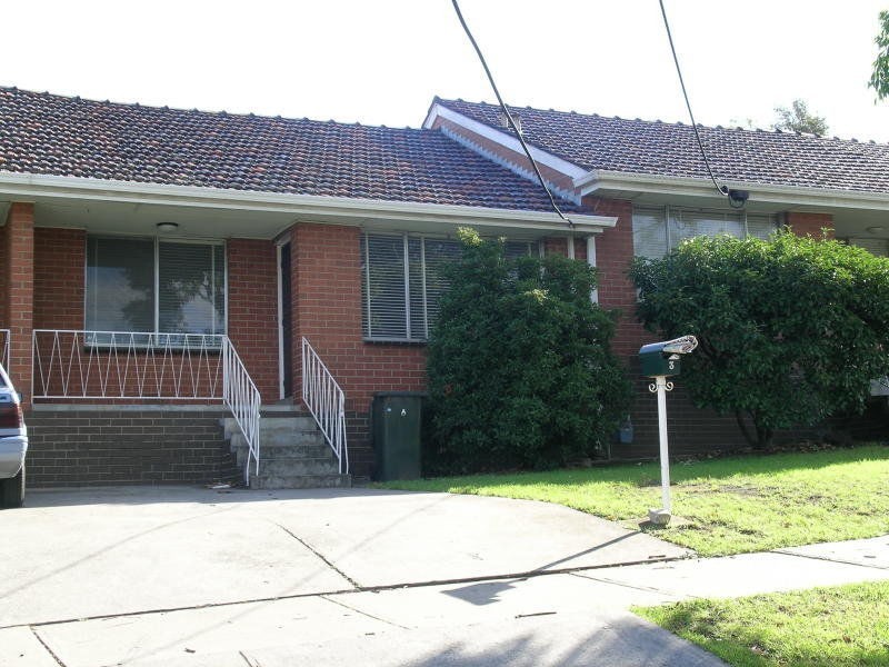 2/14 Hampton Road, Essendon VIC 3040