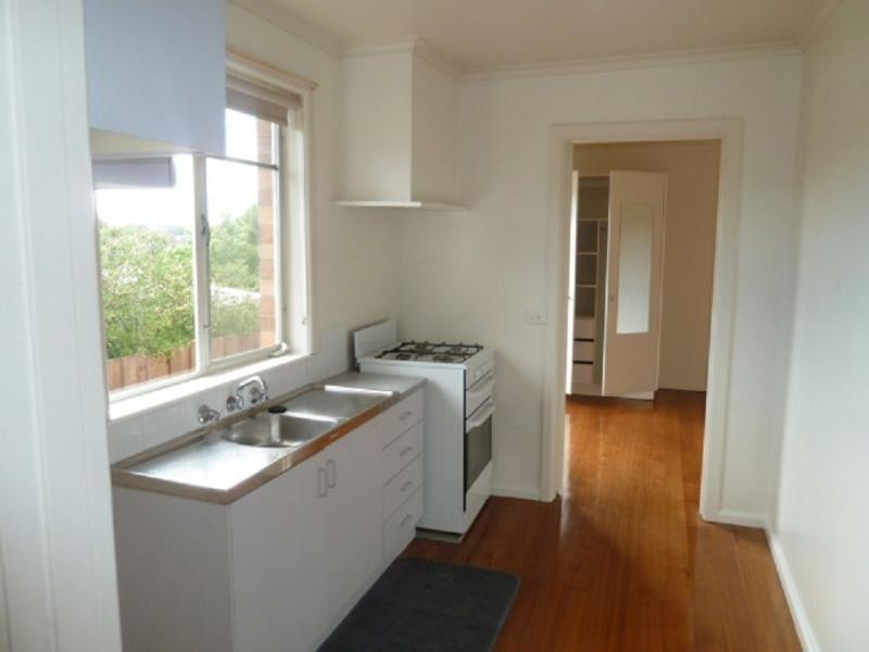 2/2 Glenside Street, Avondale Heights VIC 3034