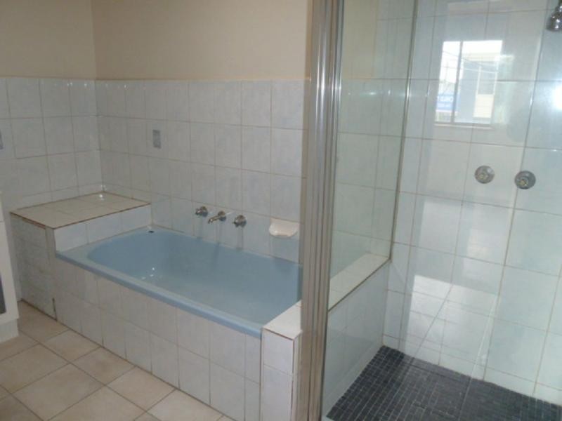 165A Military Road, Avondale Heights VIC 3034