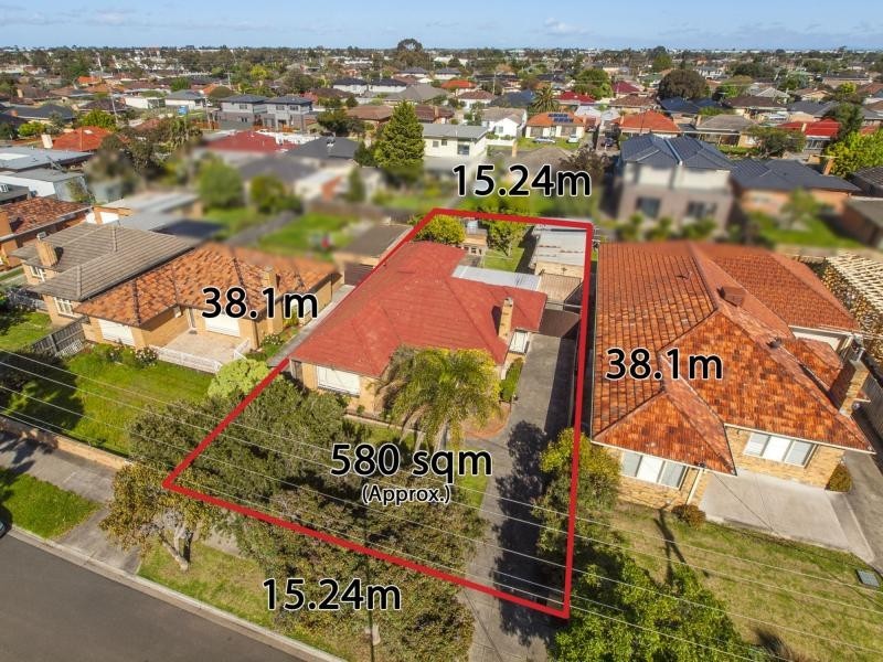 7 Arvern Avenue, Avondale Heights VIC 3034