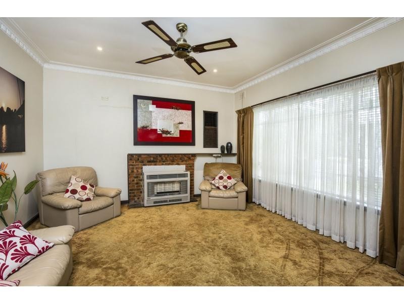 7 Arvern Avenue, Avondale Heights VIC 3034