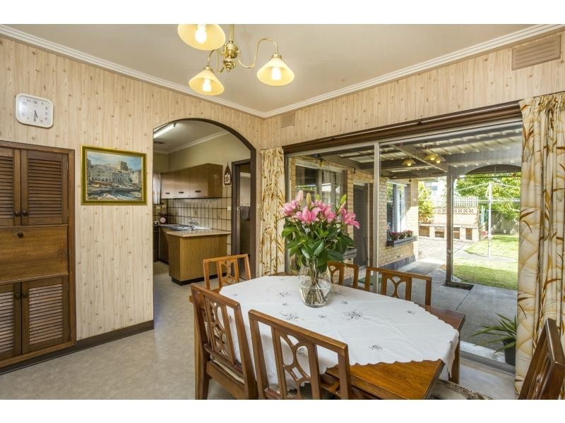 7 Arvern Avenue, Avondale Heights VIC 3034