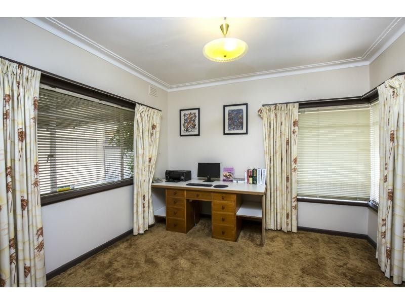 7 Arvern Avenue, Avondale Heights VIC 3034
