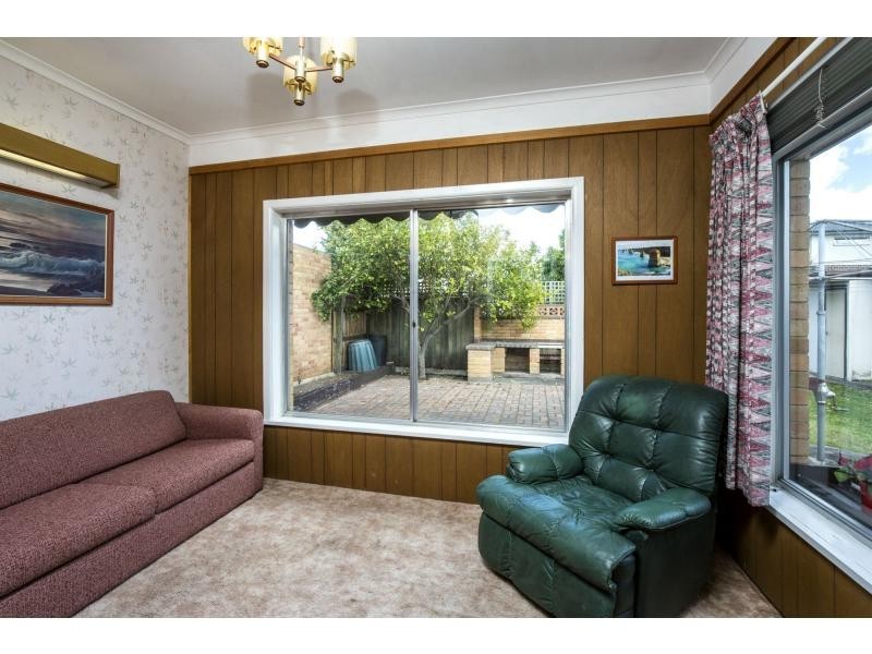 7 Arvern Avenue, Avondale Heights VIC 3034