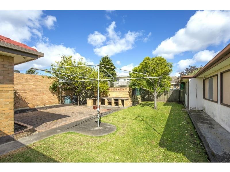 7 Arvern Avenue, Avondale Heights VIC 3034