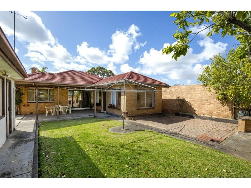 7 Arvern Avenue, Avondale Heights VIC 3034