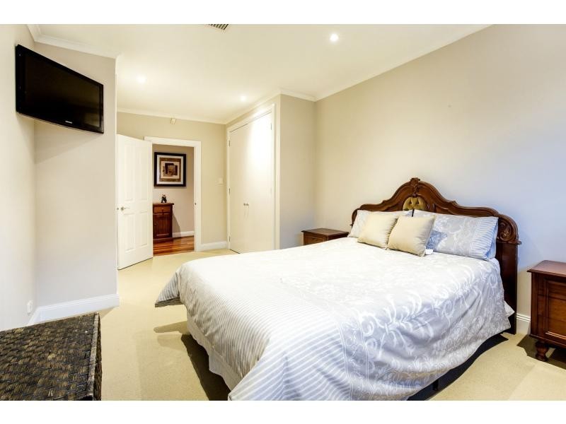 62 Skewes Street, Avondale Heights VIC 3034