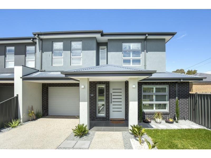 23 River Drive, Avondale Heights VIC 3034