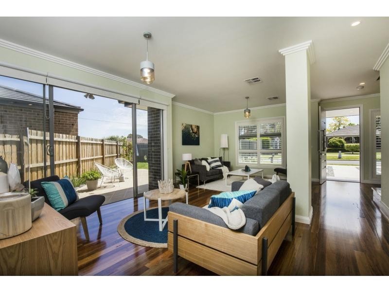 23 River Drive, Avondale Heights VIC 3034