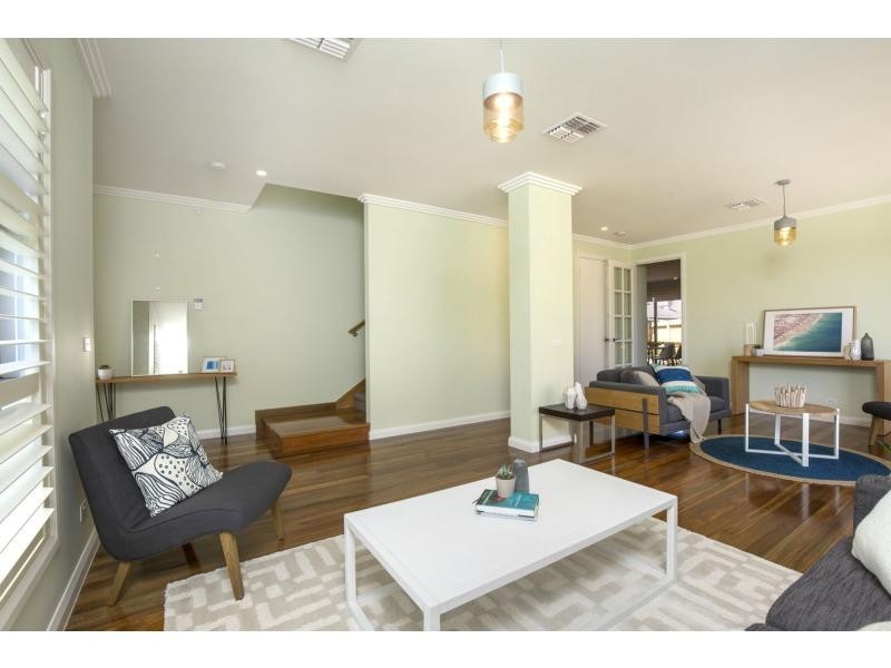 23 River Drive, Avondale Heights VIC 3034