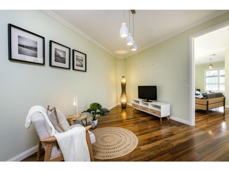 23 River Drive, Avondale Heights VIC 3034