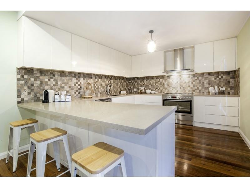 23 River Drive, Avondale Heights VIC 3034