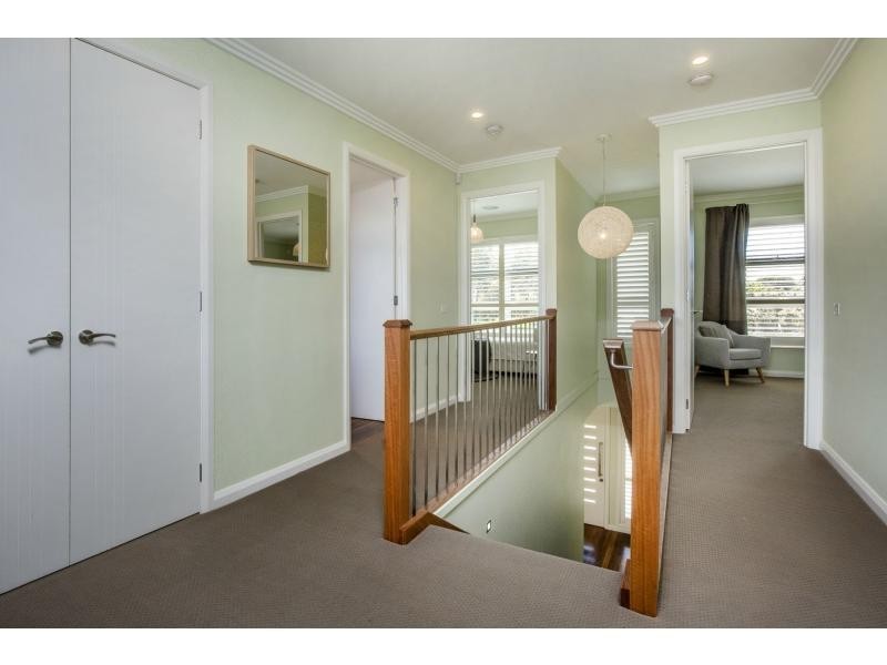 23 River Drive, Avondale Heights VIC 3034