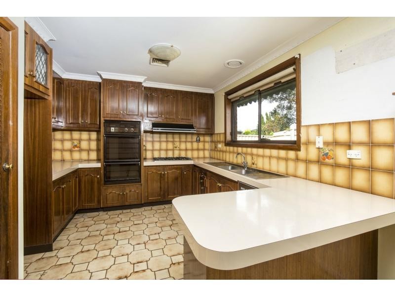 3 Clive Court, Avondale Heights VIC 3034