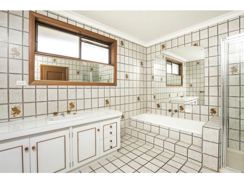 3 Clive Court, Avondale Heights VIC 3034