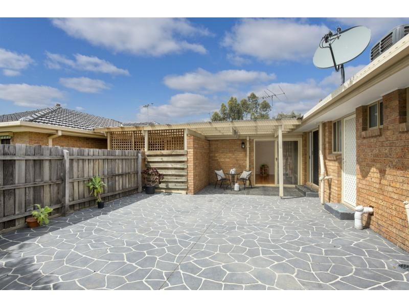 1/1 Amis Crescent, Avondale Heights VIC 3034