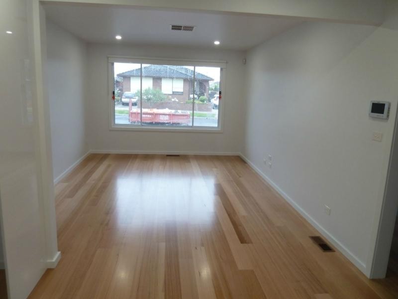 35 Lake, Avondale Heights VIC 3034