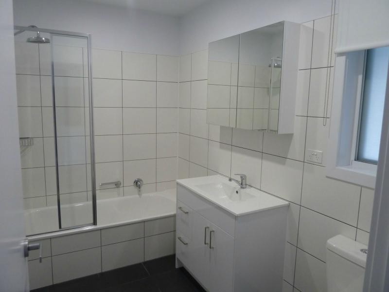 35 Lake, Avondale Heights VIC 3034