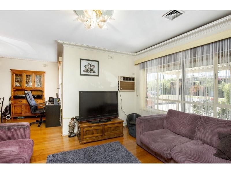 93 Military Road, Avondale Heights VIC 3034