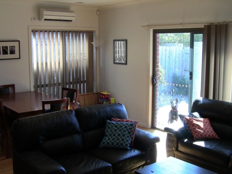 3/10 Arvern Avenue, Avondale Heights VIC 3034