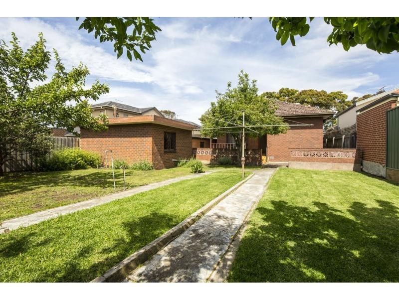 11 O’Shannassy Street, Essendon North VIC 3041