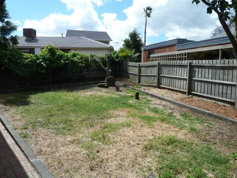 17 Christina Court, Avondale Heights VIC 3034