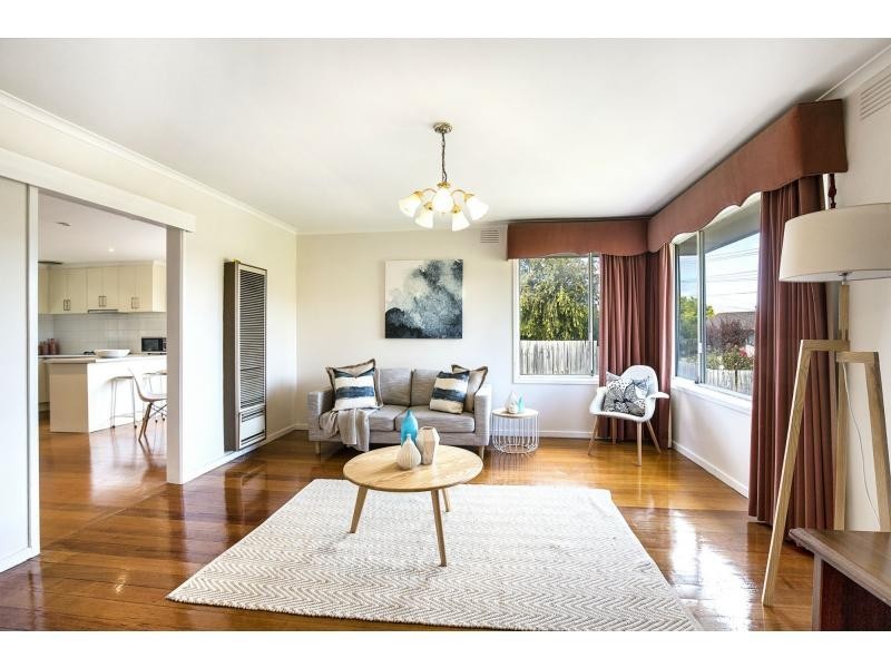 122 Prospect Drive, Keilor East VIC 3033