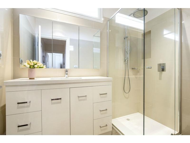 30 Thompson Street, Avondale Heights VIC 3034