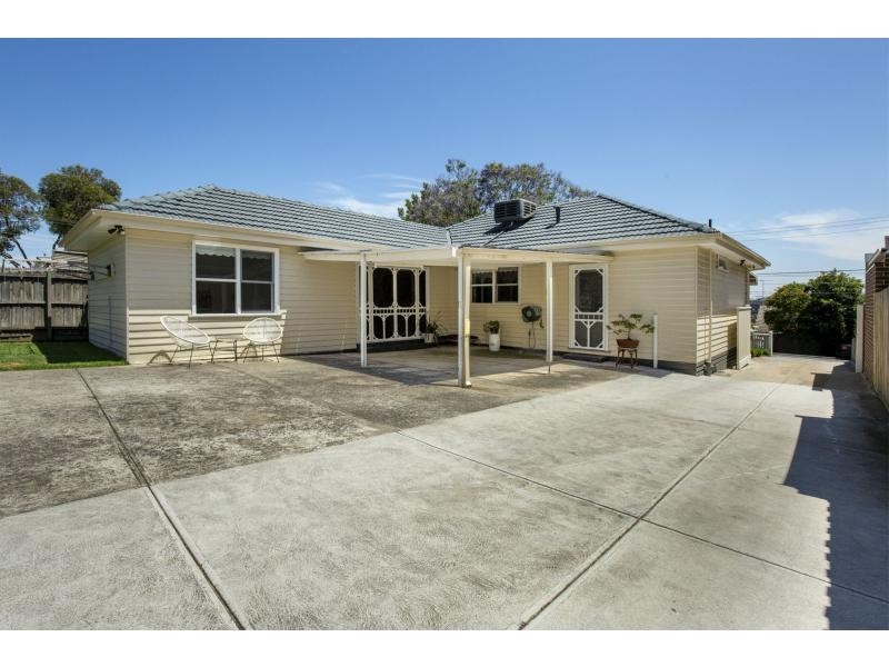 30 Thompson Street, Avondale Heights VIC 3034