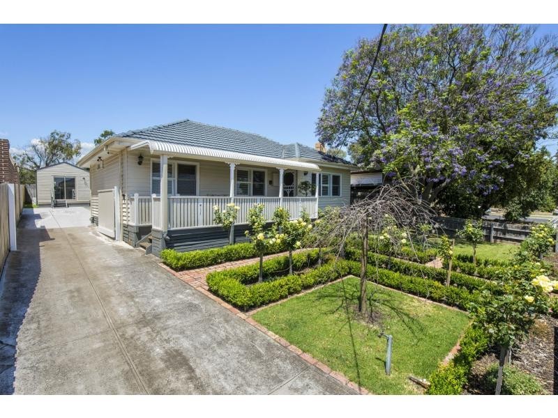 30 Thompson Street, Avondale Heights VIC 3034