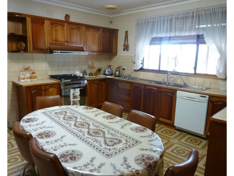 3 Chaumont Drive, Avondale Heights VIC 3034