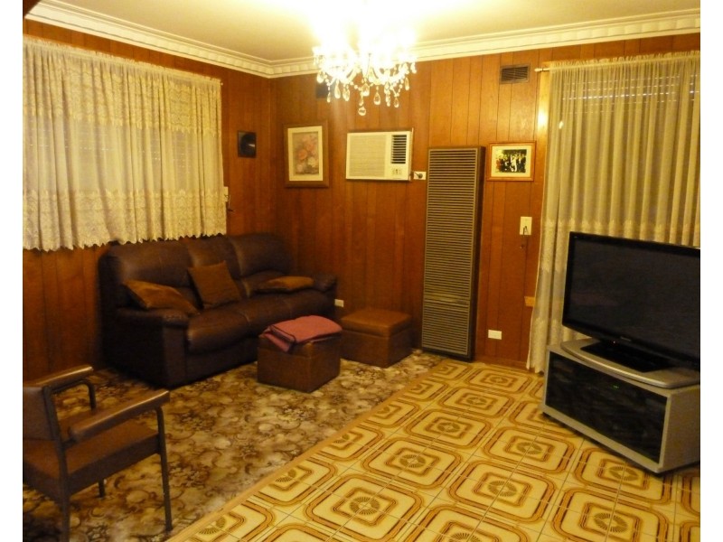 3 Chaumont Drive, Avondale Heights VIC 3034