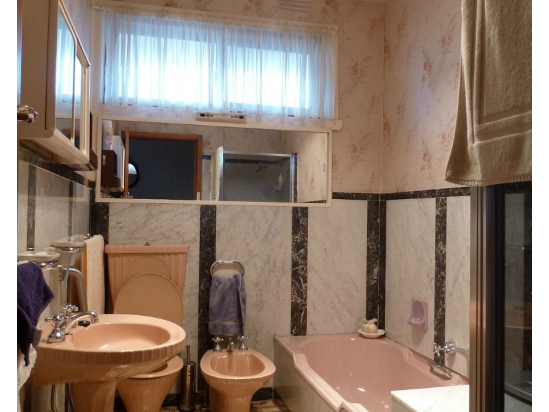 3 Chaumont Drive, Avondale Heights VIC 3034