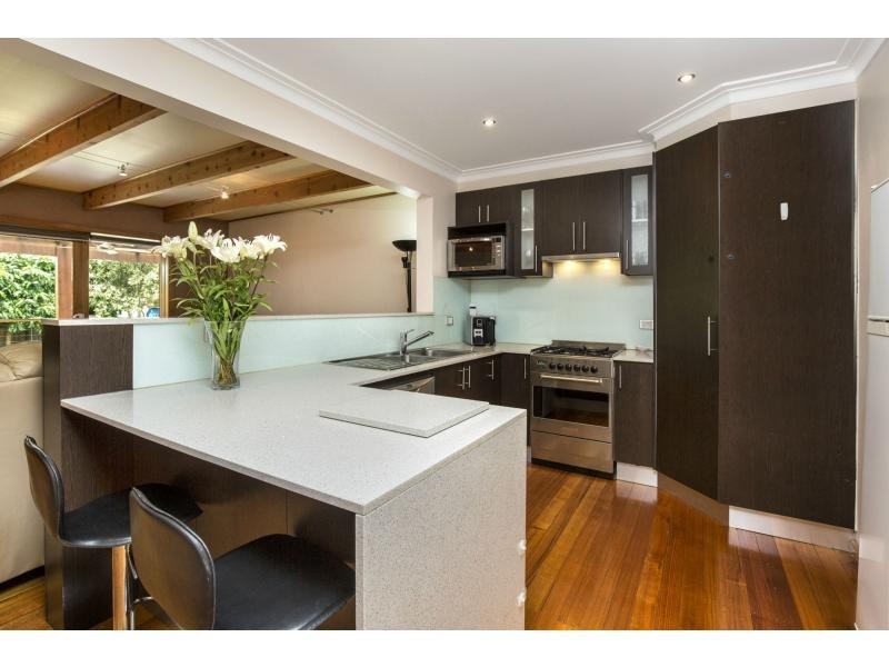 11 South Gateway, Avondale Heights VIC 3034