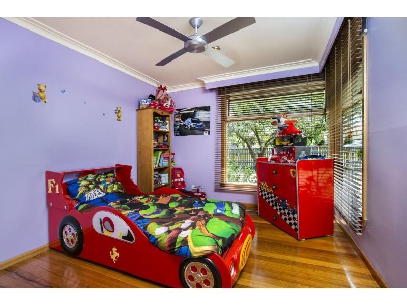 11 South Gateway, Avondale Heights VIC 3034