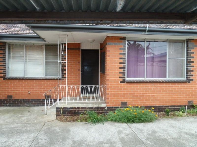 2/32 Roberts Road, Airport West VIC 3042
