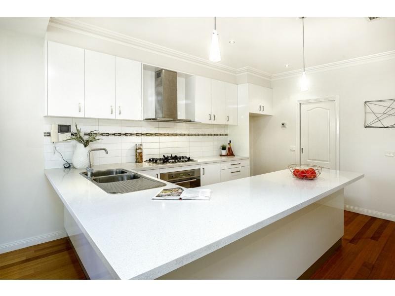 36 Wood Street, Avondale Heights VIC 3034