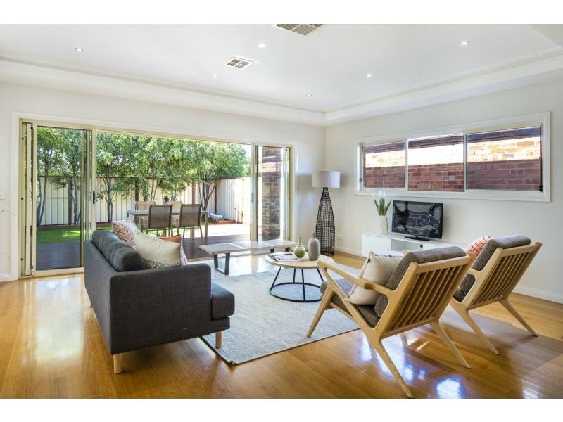 36 Wood Street, Avondale Heights VIC 3034