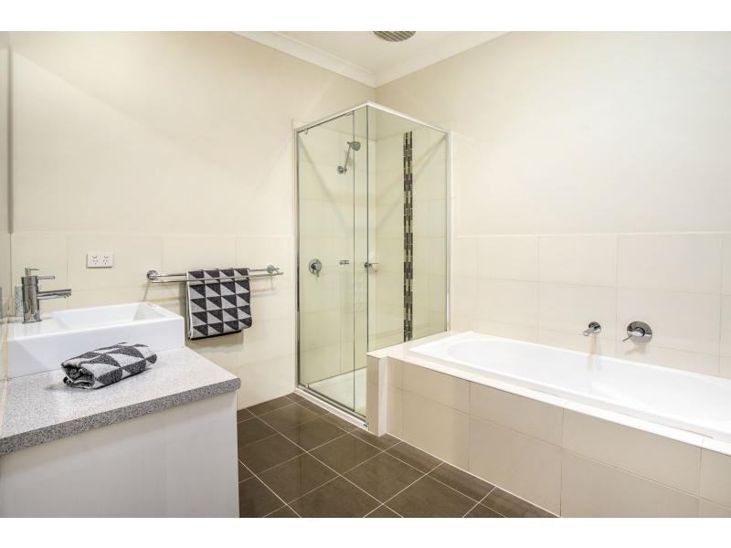 36 Wood Street, Avondale Heights VIC 3034