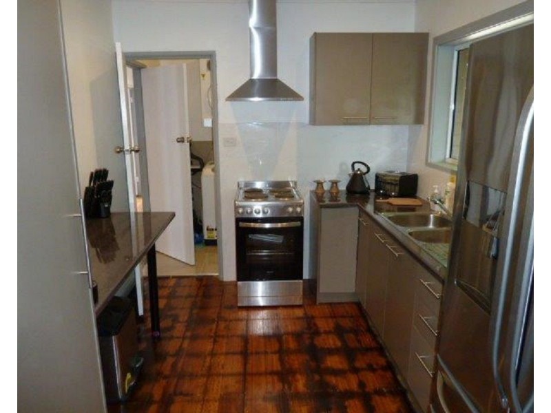 1 Lake Street, Avondale Heights VIC 3034