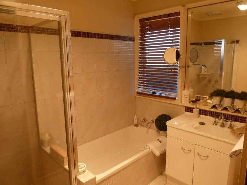 118 Sterling Drive, Keilor East VIC 3033