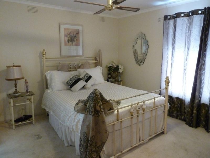 118 Sterling Drive, Keilor East VIC 3033