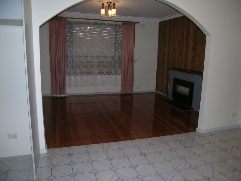 21 Sterling Drive, Keilor East VIC 3033