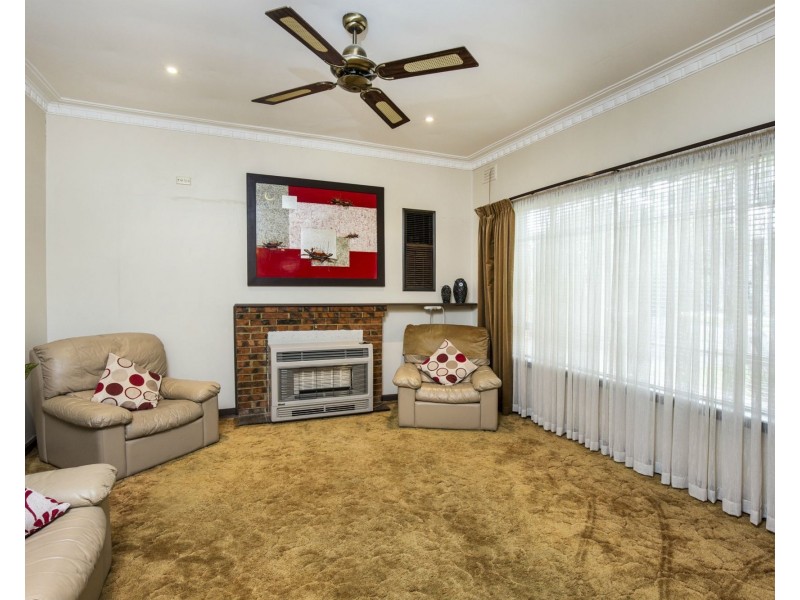 7 Arvern Avenue, Avondale Heights VIC 3034