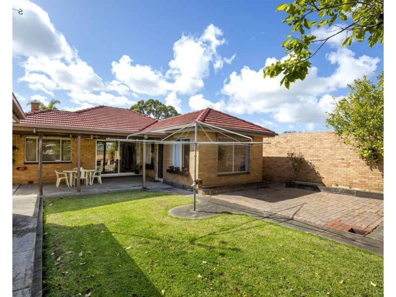 7 Arvern Avenue, Avondale Heights VIC 3034