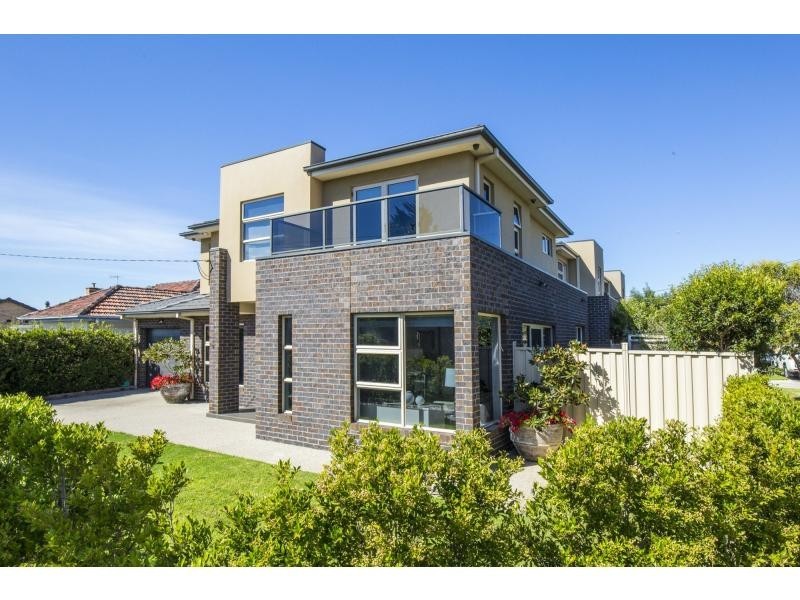 9 Macey Avenue, Avondale Heights VIC 3034