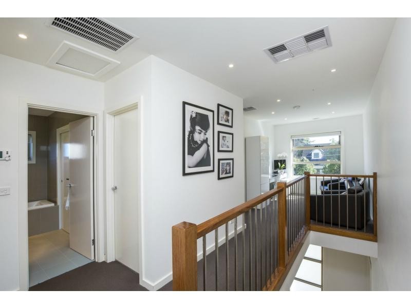 9 Macey Avenue, Avondale Heights VIC 3034